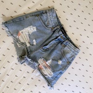 Kendall & Kylie 💘 Cutoff Denim Shorts